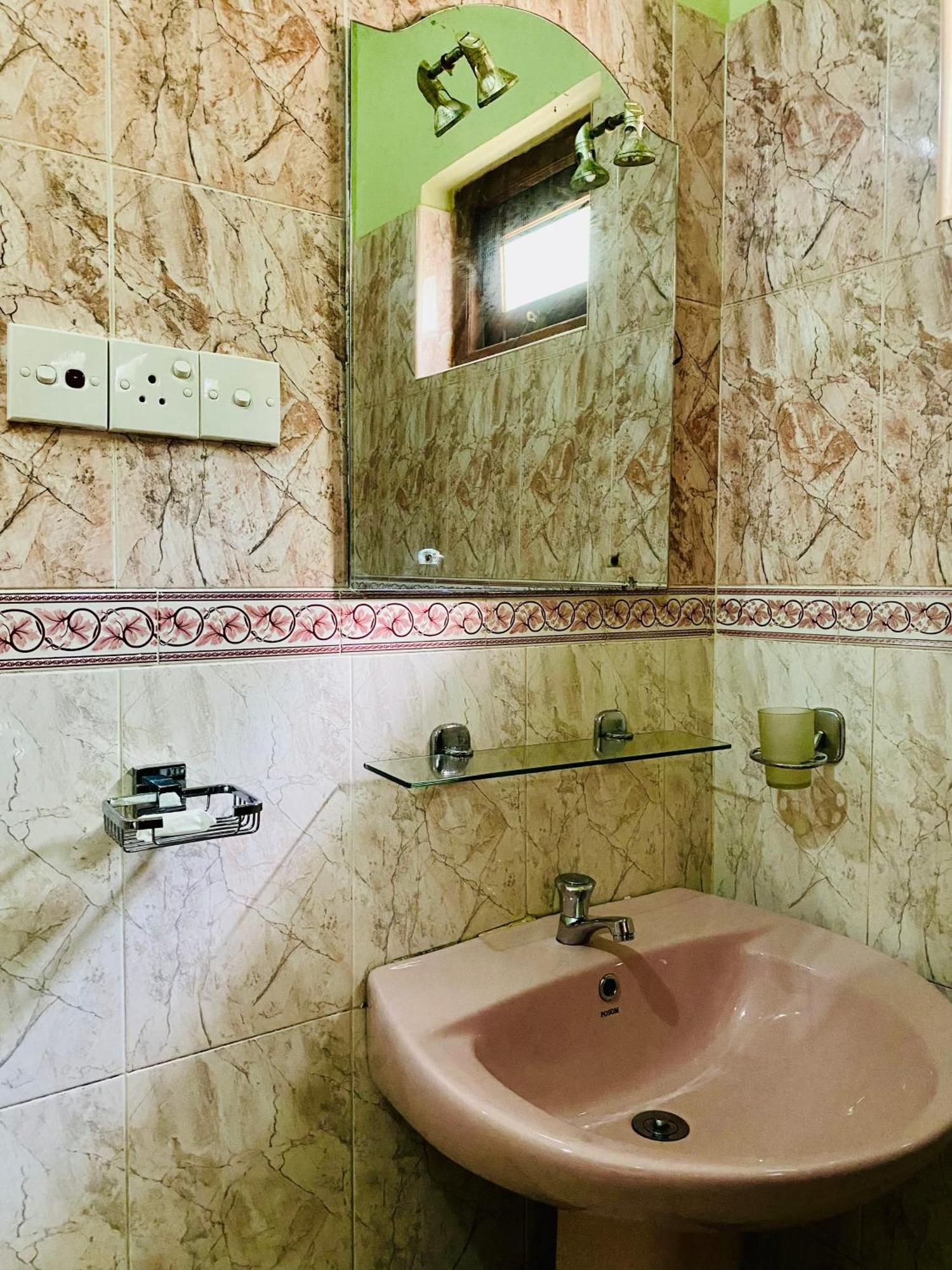 Montana Rest Hotel Anuradhapura Kültér fotó
