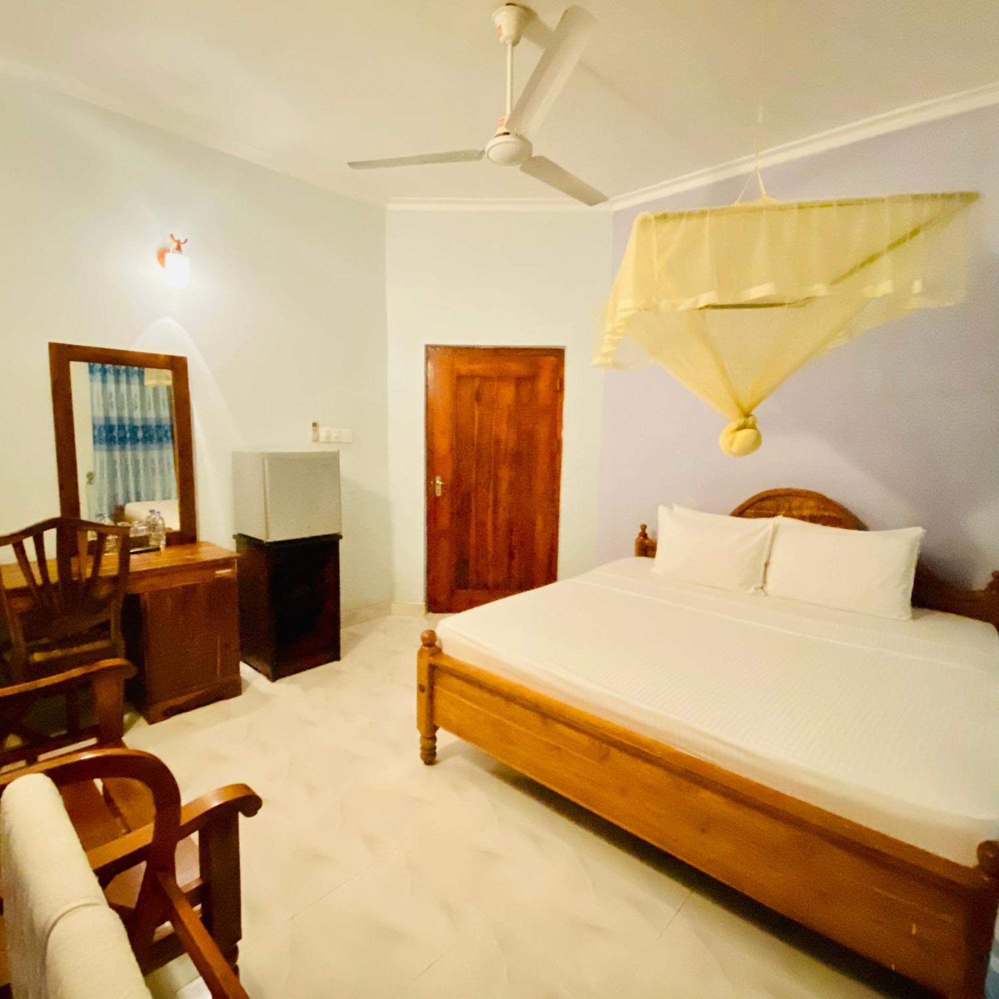 Montana Rest Hotel Anuradhapura Kültér fotó