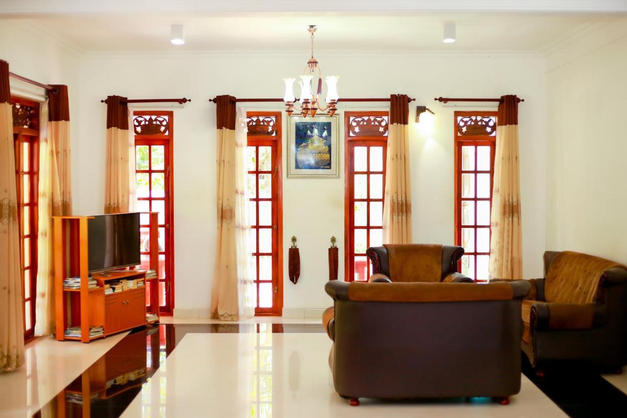 Montana Rest Hotel Anuradhapura Kültér fotó